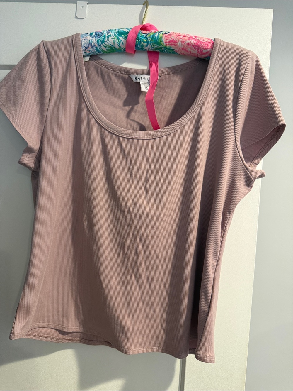 Athleta Short Sleeve Scoop Neck Tee in Mauve Pink